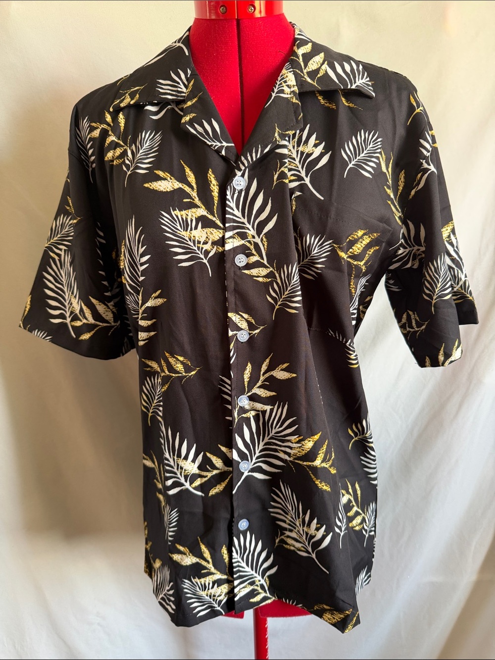 Men's Black Short-Sleeve Button-Down Shirt with Gold & White Palm Print